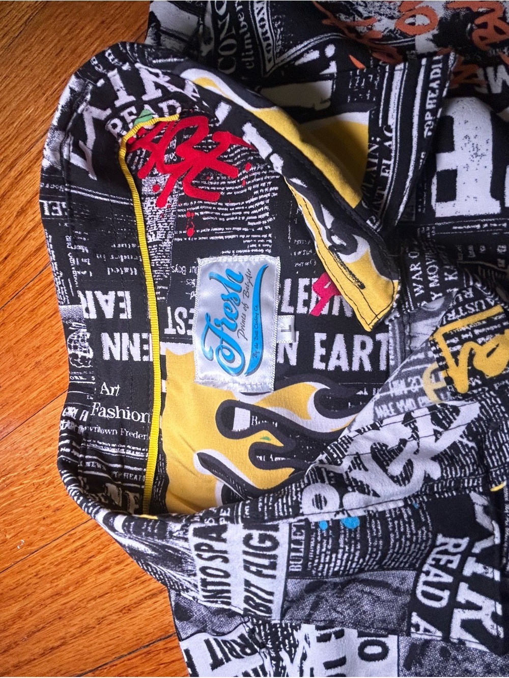 Fresh Prince of Bel-Air Newspaper Graffiti Button-Up, 90s Retro Shirt - Large - Picture 4 of 6